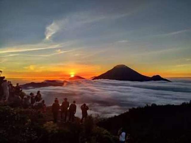 BUKIT SIKUNIR